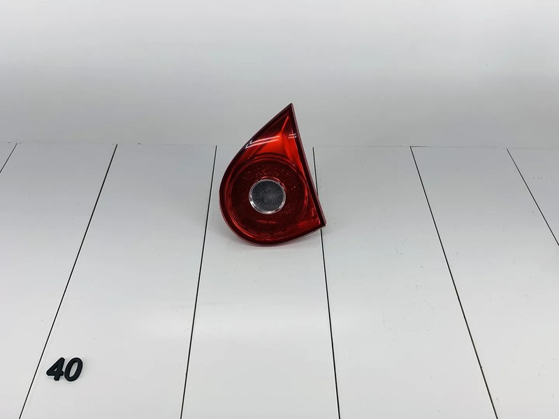 06-09 VOLKSWAGEN GTI REAR RIGHT SIDE TAIL LIGHT OUTER BRAKE STOP LAMP OEM