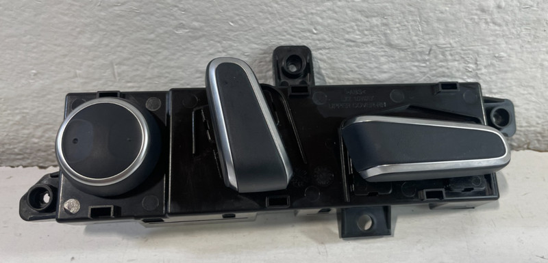 23-25 HYUNDAI PALISADE FRONT RIGHT PASSENGER SIDE SEAT ADJUSTMENT SWITCH #105116