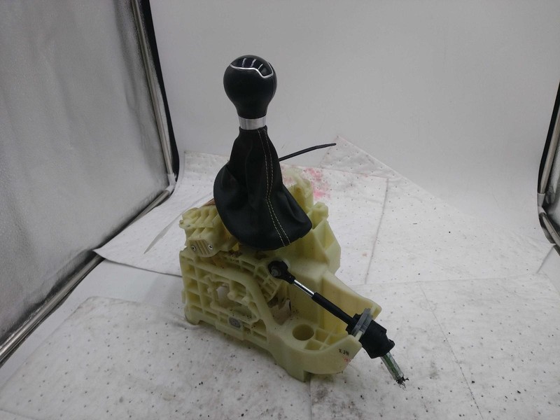 2016 KIA SOUL Automatic Transmission Shift Lever Assembly Black 76K Miles