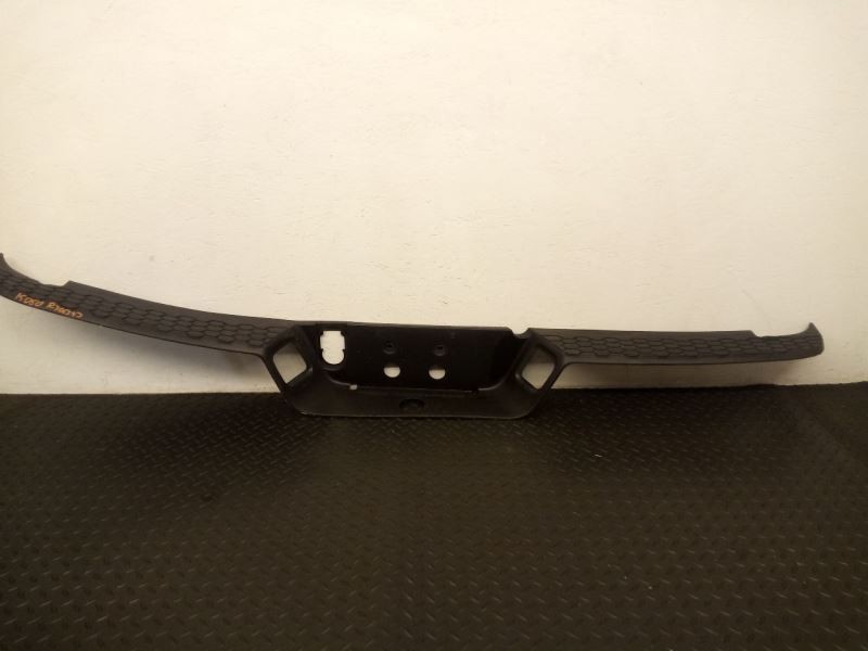 09-24 Dodge Ram 1500 Rear Bumper Upper Cover Step Pad OEM 68049744AA