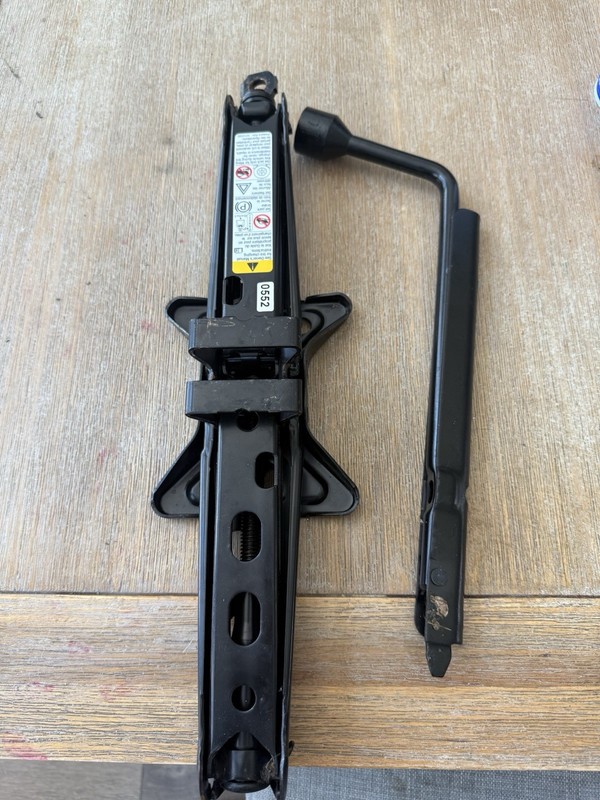 2012 - 2018 GMC TERRAIN EMERGENCY Jack and Lug Wrench1720296 2013 2014 2014