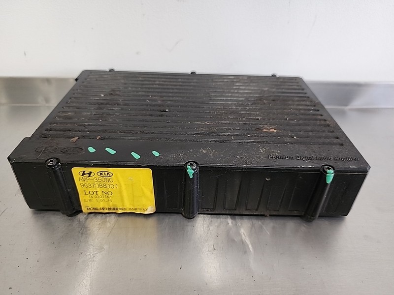 2013 2014 Santa Fe OEM Premium Digital Audio Amplifier 96370-B8001 Stereo Amp