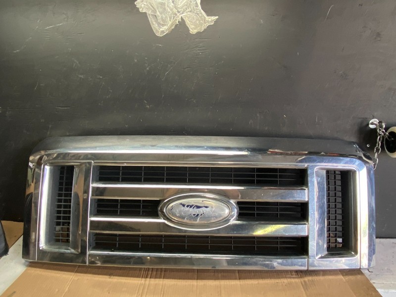 2008 to 2014 Ford Econoline E150 E250 Front Upper Chrome Grill Grille Q0525 DG