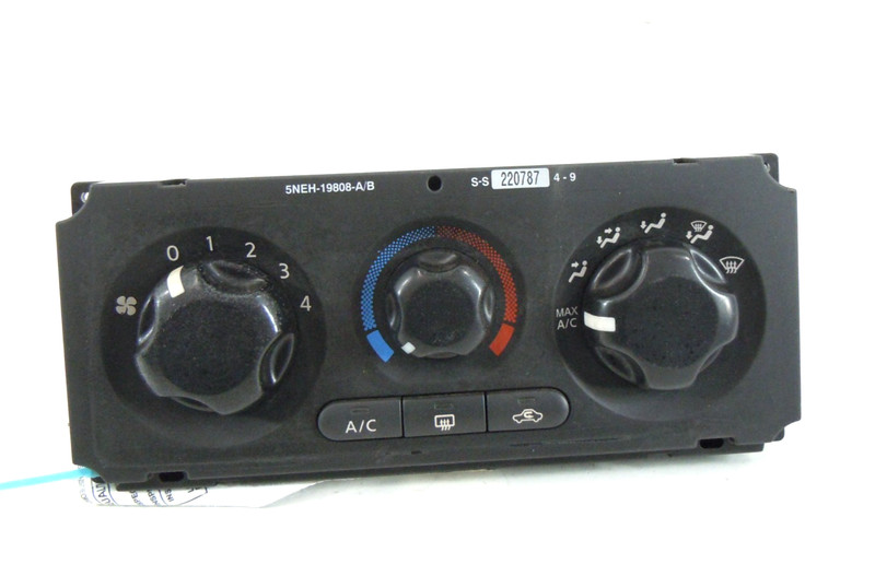 2006 06 Nissan Pathfinder A/C Heat Climate Temperature Control OEM