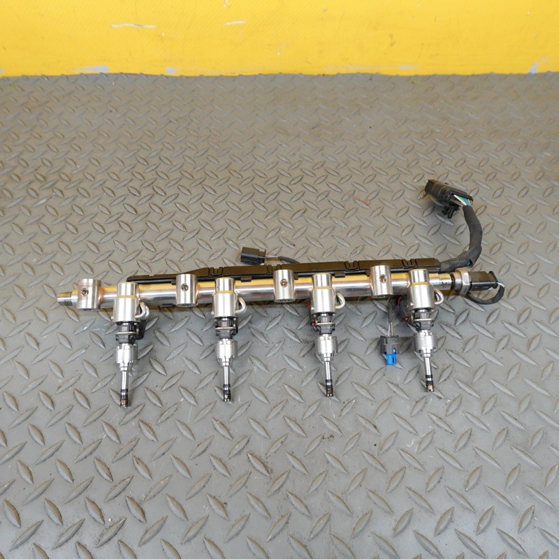 2021-2024 BUICK ENVISION FUEL RAIL W/ INJECTORS X4 OEM 55514762