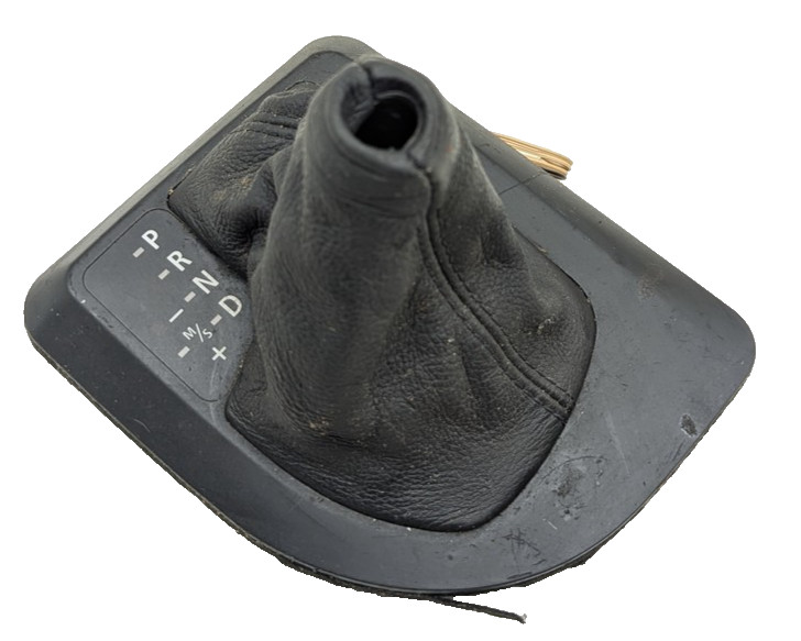04-10 BMW 530i E60 E61 A/T Gear Shifter Trim Boot 7077662