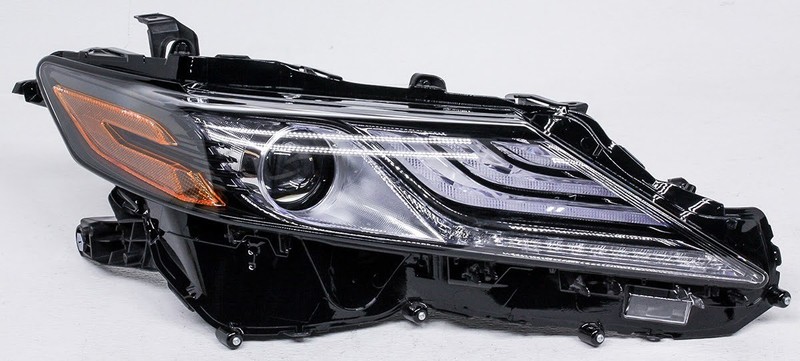 OEM Toyota Camry XSE Right Passenger Side LED Headlamp Missing Tab