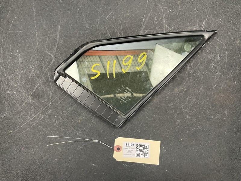 Front Left Door Window Vent Glass 2022 Subaru Forester 61012-SJ110 2019 - 2023
