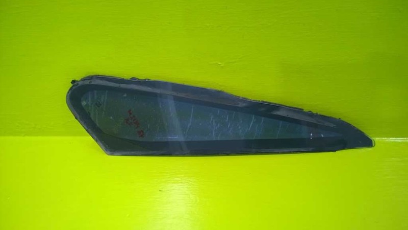 89 90 91 92 PRIZM PASSENGER RIGHT REAR VENT QUARTER GLASS OEM 3010-21