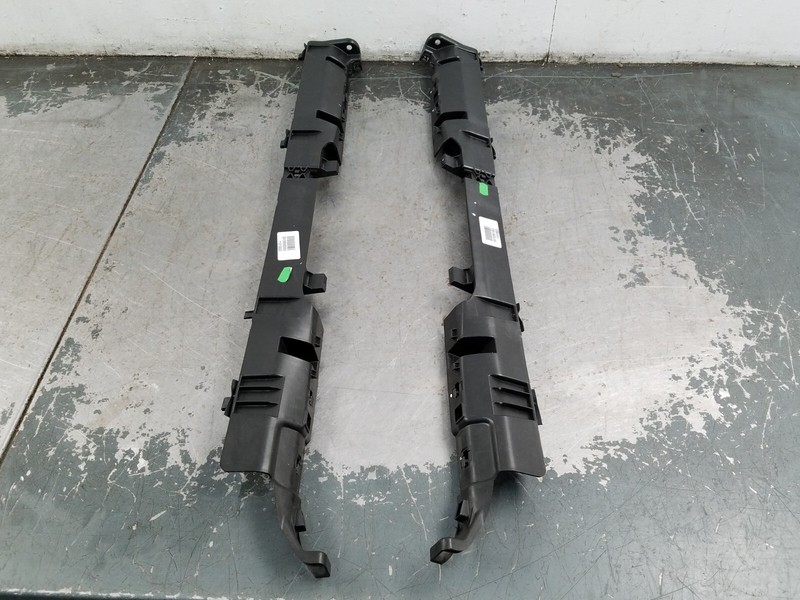 2024 Porsche Cayman GT4 RS Door Sill Support Panels #74617 Z4