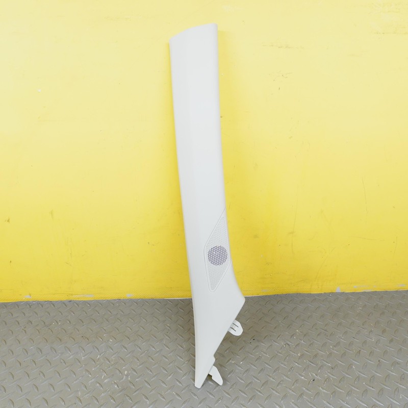 2024-2025 HYUNDAI SANTA FE FRONT RIGHT SIDE A PILLAR TRIM COVER OEM 85820R6000
