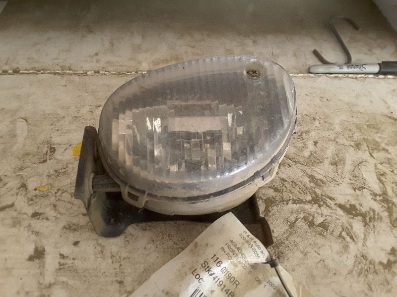01 02 SEBRING R. CORNER/PARK LIGHT FOG/DRIVING CPE GRILLE 108017
