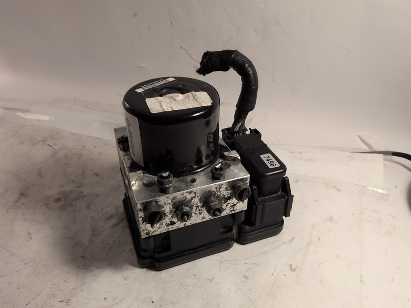 2012-2014 Ford Focus ABS Anti-Lock Brake Actuator Pump Control Module Assembly