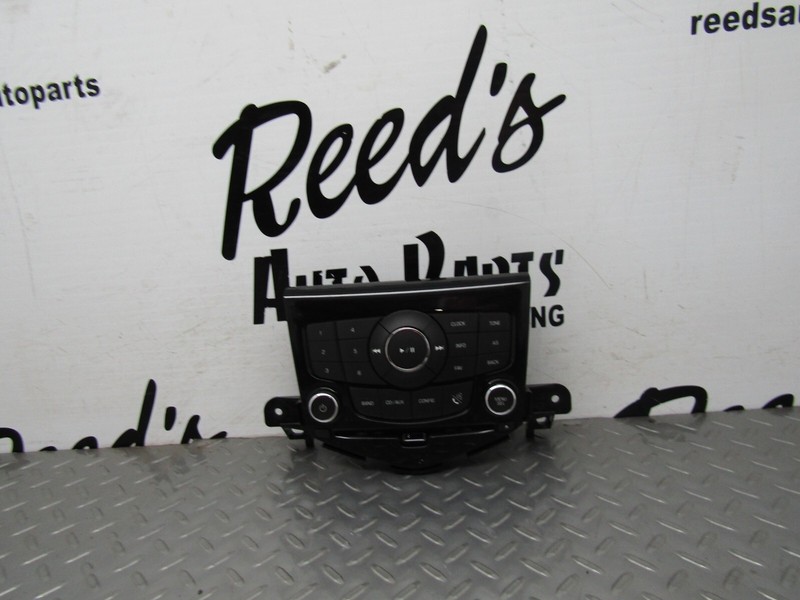 11 12 13 14 15 16 Cruze Radio Control Panel AM-FM-CD-MP3 95914367
