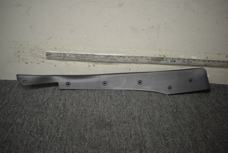 2016-2018 TESLAMODEL X FRONT DOOR STRIP FACTORY OEM