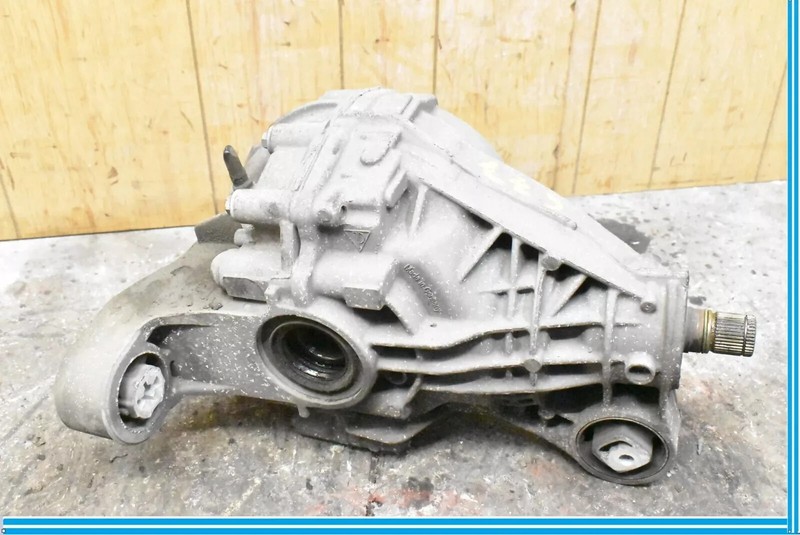 11-18 Porsche Cayenne 958 3.0L V6 Rear Differential Diff Axle Carrier OEM