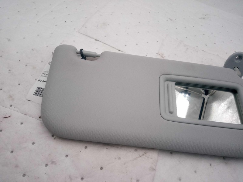 Used Right Sun Visor fits: 2020 Toyota Prius Prius Prime VIN FP 7th and 8th digi