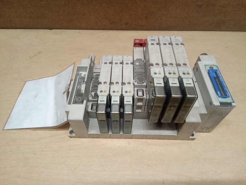 SMC SS5Y51-E4R106 8 Station Block W/ (6) SY5201-5U1 Solenoid Valve & CC-Link