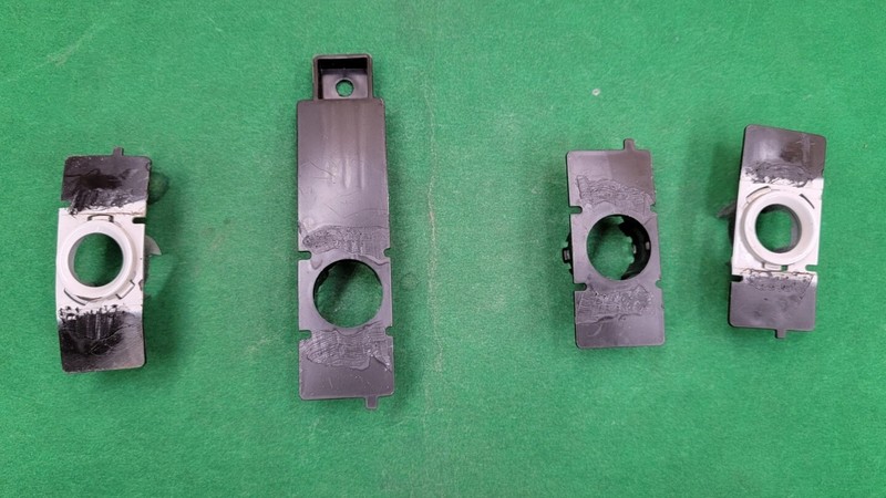 2018 - 2021 VOLVO XC40 FRONT BUMPER PARKING SENSOR HOLDER BRACKETS LH & RH OEM