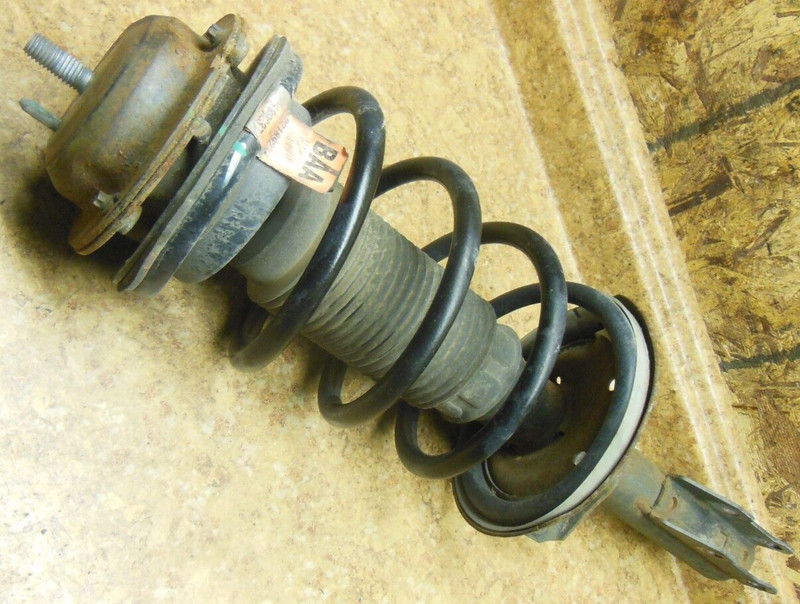 2005 Saturn Ion Right Front Strut Spring Suspension Shock Passenger Side 2006 04