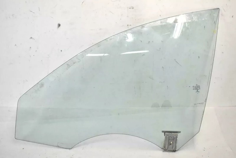 14-18 Mercedes W117 CLA250 Front Left Driver Side Door Window Glass OEM
