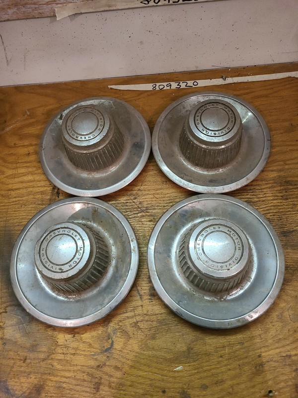 OEM SET of 4 CHEVROLET OEM 3925805 WHEEL CENTER CAPS