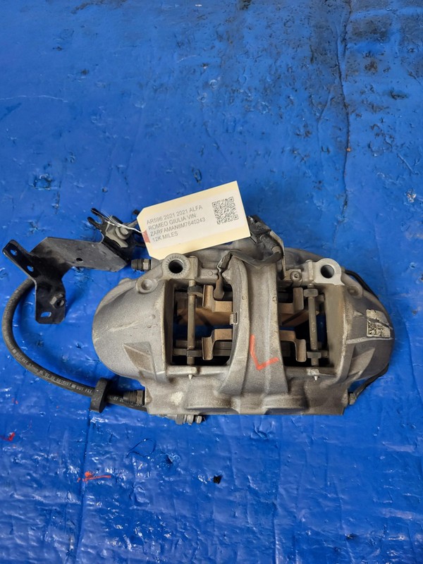 2017-2021 ALFA ROMEO GIULIA Front Left Driver Brake Caliper OEM 2.0L RWD