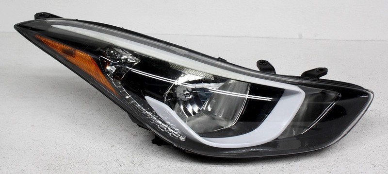 OEM Hyundai Elantra Right Passenger Side Headlamp 92102-3Y500 - Faded Clearcoat