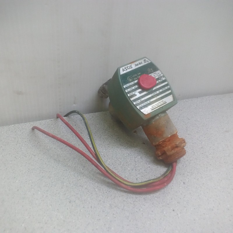 ASCO 8320G136, 3-Way Solenoid Valve, 1/8" Port