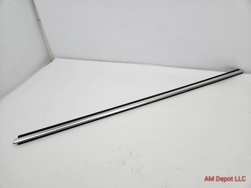 2009 BMW 135i 128i E82 E88 Front Right Door Weatherstrip Trim Alu Matt 7164954