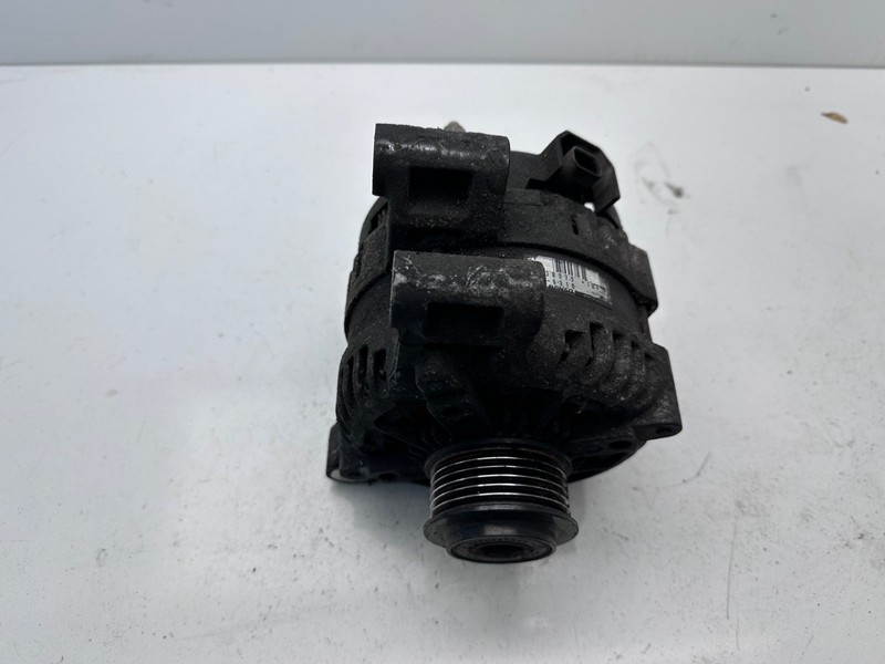 2013-2016 GMC Acadia Alternator Generator OEM