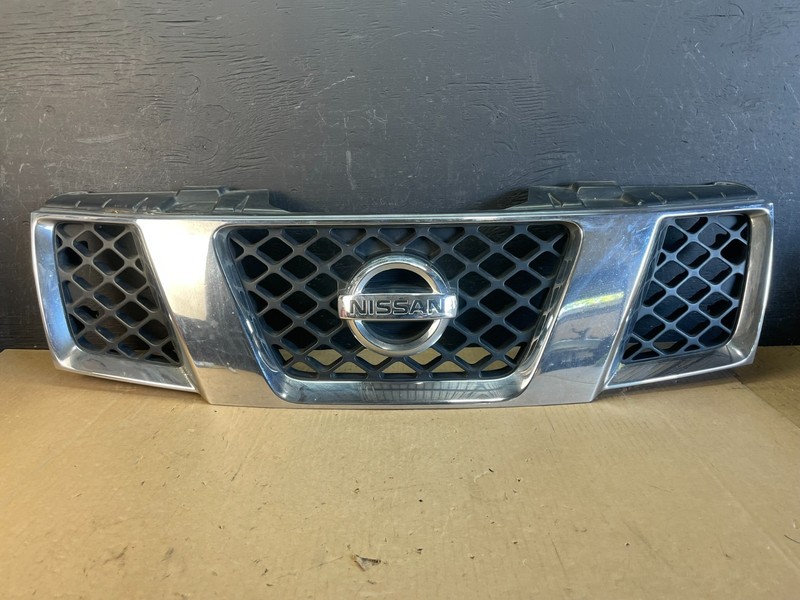 2005 2006 2007 Nissan Pathfinder Chrome Front Upper Grill Grille Oem AD5724 DW
