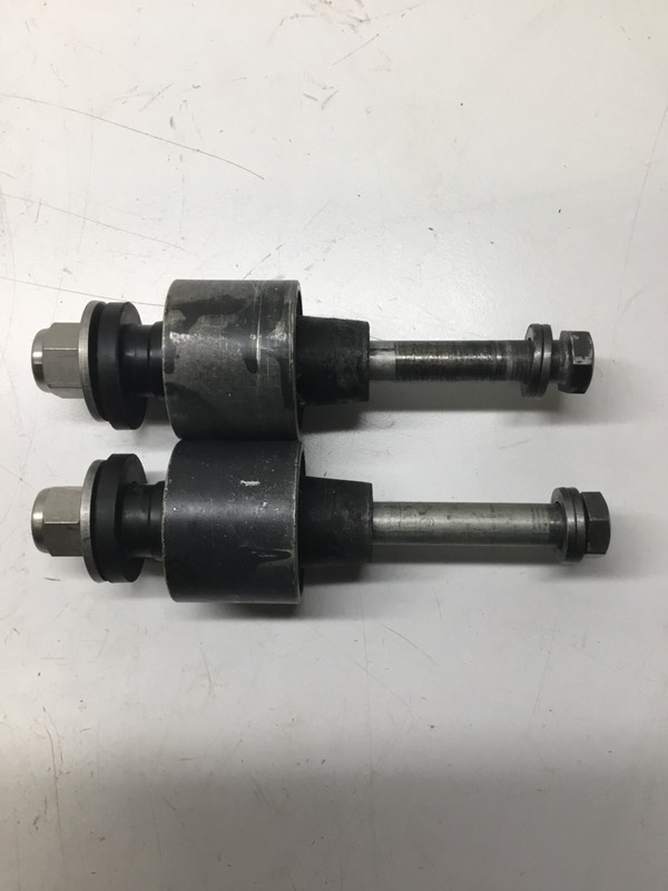 O3aNissan Outboard NSF30A 30643 30hp Lower Rubber Shock Mount & bolts