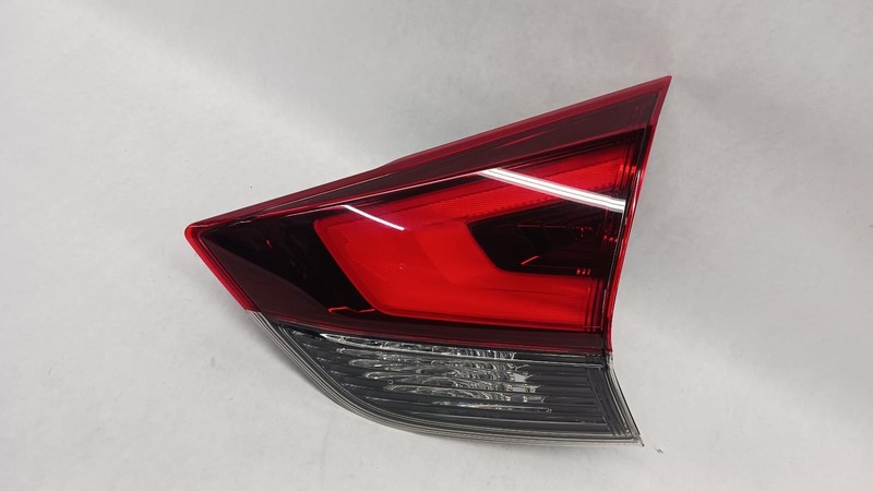 17-'20 NISSAN ROGUE Right passenger inner Taillight OEM Grade A!