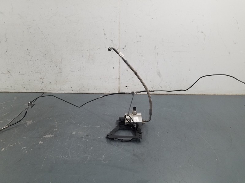 2019 McLaren 600LT 600 LT Suspension Pump Valve / Lines / Hose #6618 H2