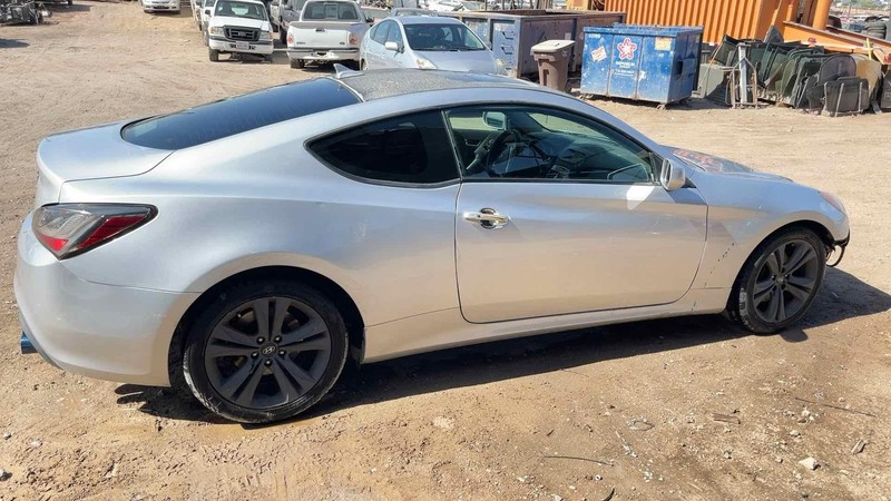 09 10 11 12 13 14 15 16 Genesis 2DR RH Passenger Door Silver: NCA Some Scrtchs