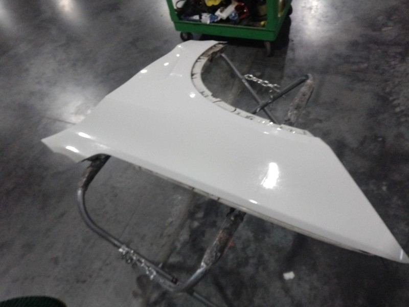 2015 BMW X5 Left Fender White - Good Condition, OEM Replacement Part