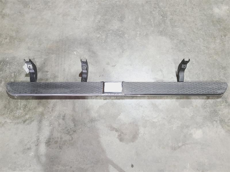 RIGHT RUNNING BOARD FITS 2019 TITAN 561913