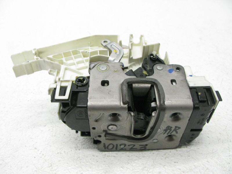 08-14 MERCEDES W204 C300 C63 SEDAN DOOR LOCK LATCH ACTUATOR REAR RIGHT OEM 10122