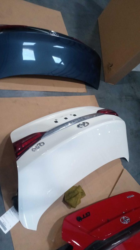 2018 INFINITI Q50 Deck Lid Trunk Lid White OEM 265506HH3A 87000 Miles