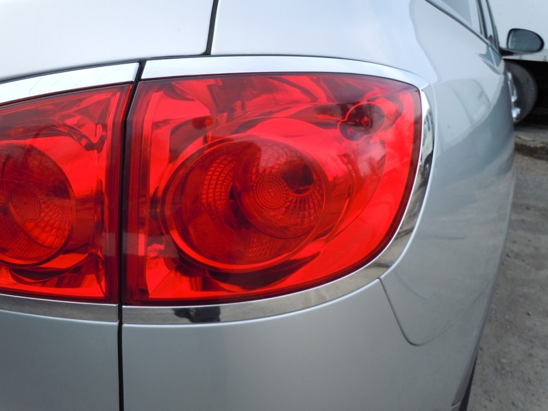 2008-2012 Buick Enclave Quarter Panel Mounted Tail Light Passenger Right RH OEM