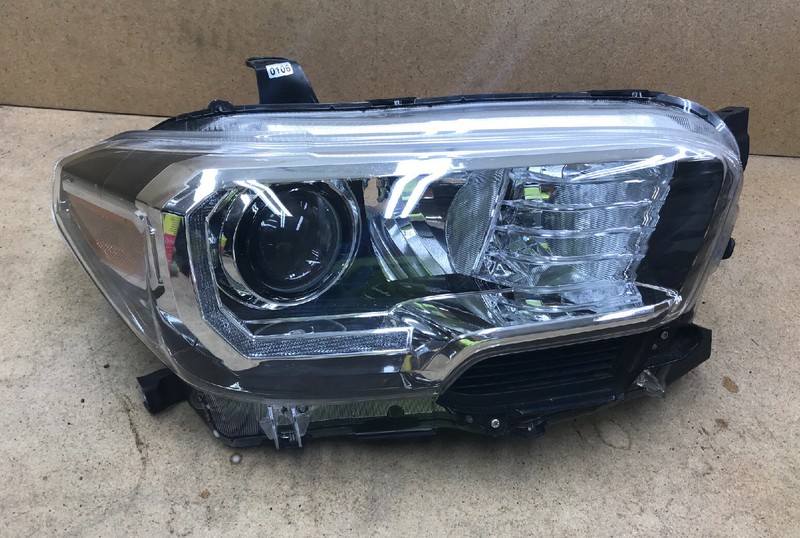 2016 2017 2018 2019 Toyota Tacoma Headlight Passenger Right RH Halogen OEM