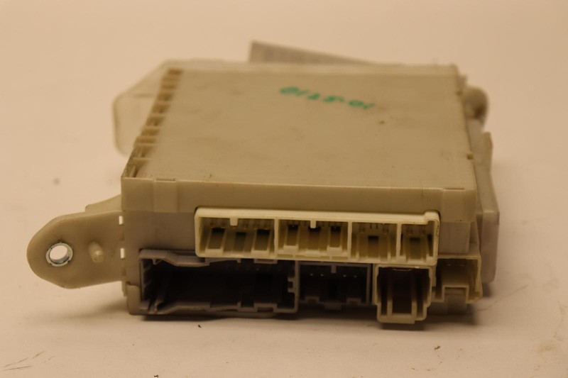 2013-2017 LEXUS LS460 LS600H REAR TRUNK BODY JUNCTIUON FUSE BOX BLOCK OEM