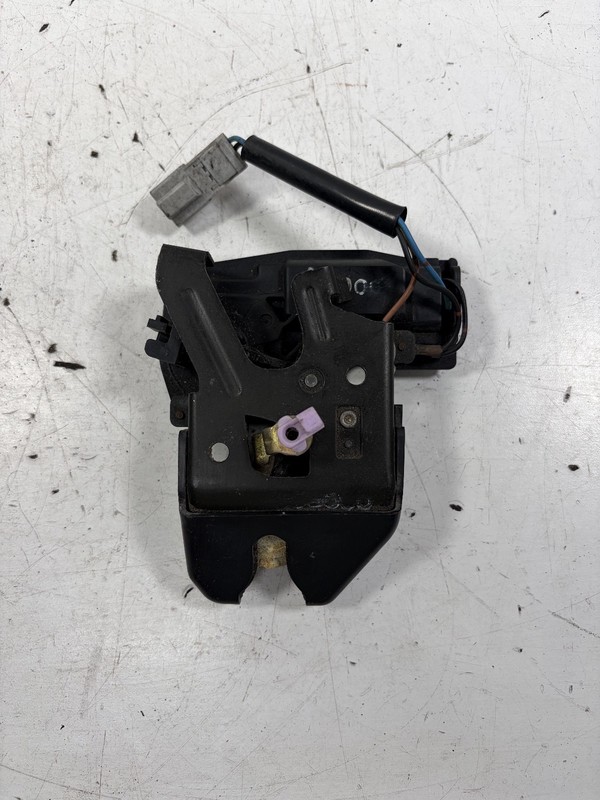 01-09 Honda S2000 Trunk Lid Power Lock 74851-S2A-A01 OEM