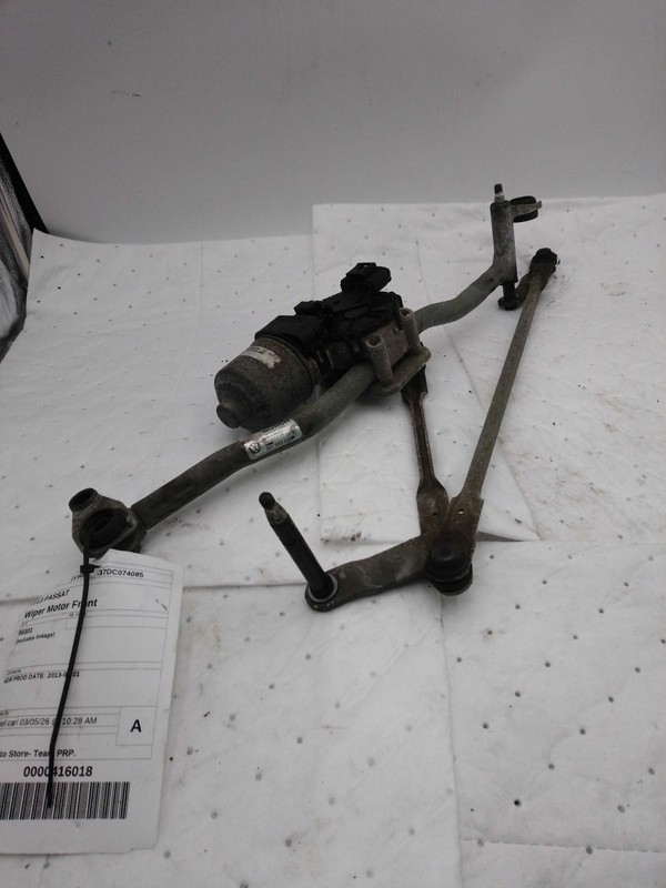 2013 Volkswagen Passat Wiper Motor OEM 561955023C 102K Miles White