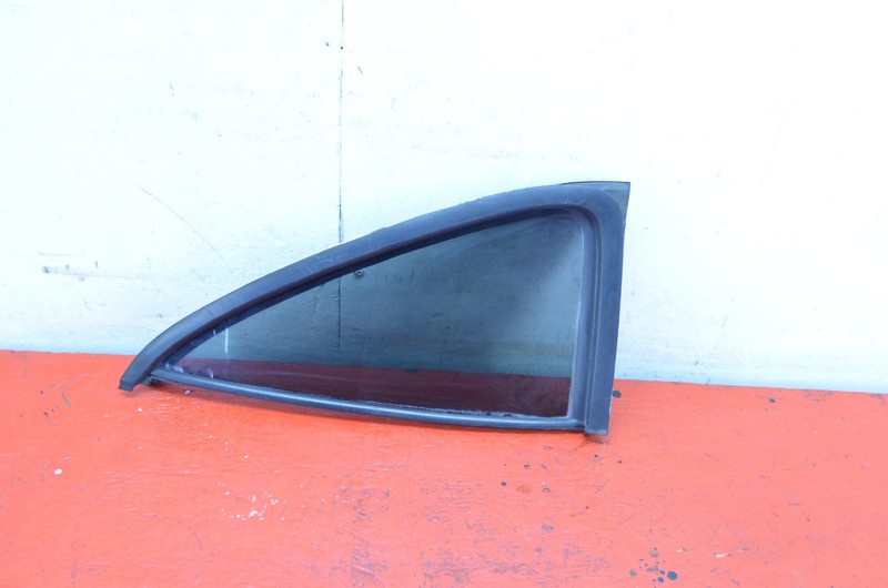 96-02 TOYOTA 4RUNNER REAR LEFT DRIVER SIDE VENT GLASS OEM