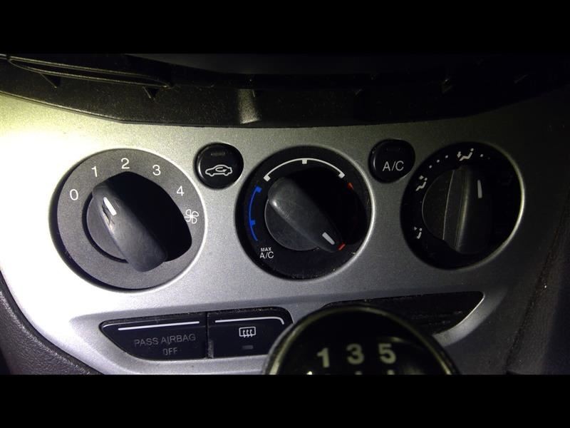 Temperature Control Manual Temperature Control Fits 13-14 FOCUS 863757