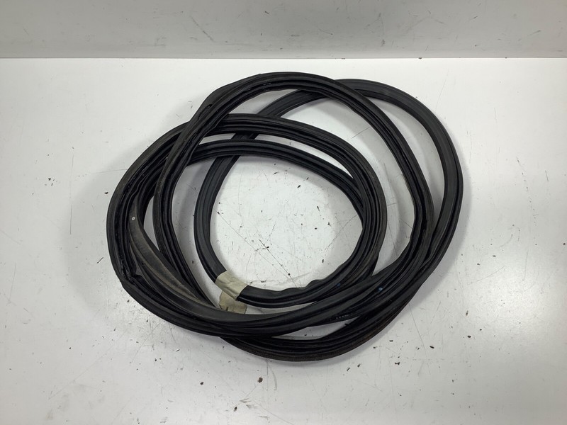 97-01 Honda CR-V Rear Gate Weatherstrip Seal Black OEM