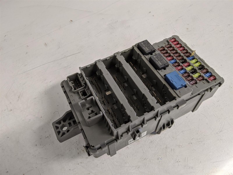 2017-2021 Acura Nsx Cabin Room Inside Fuse Box 38200-T6n-A01 38200T6na01