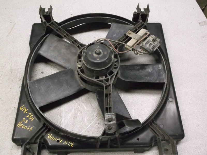 Pontiac Bonneville Fan Motor and Blade Assembly 22088370 22082461 *FREE SHIP*